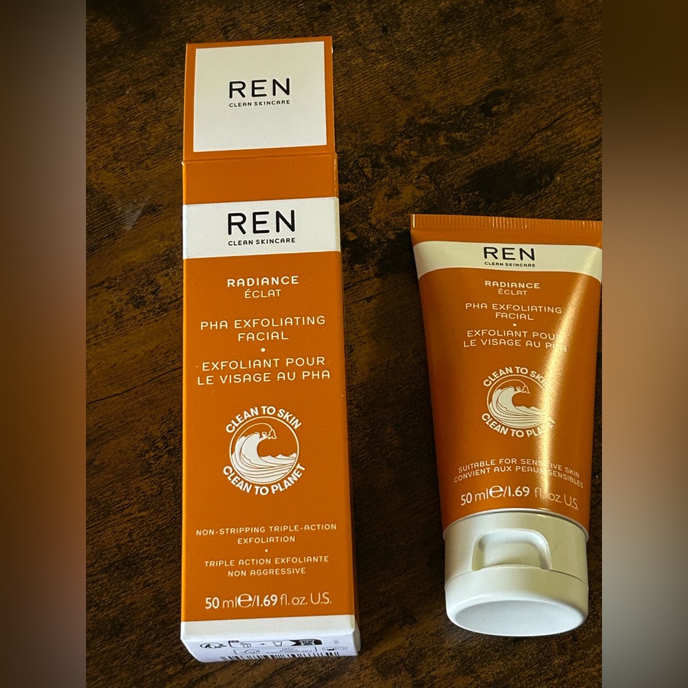 REN CLEAN SKINCARE
PHA Exfoliating Facial - Picture 2 of 3
